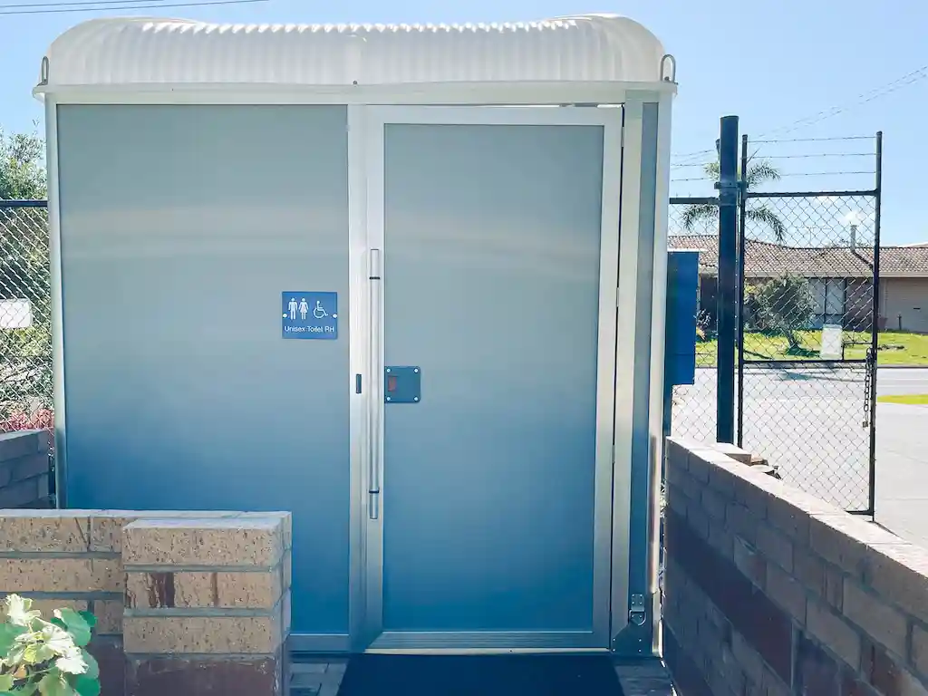 An accessible toilet stall